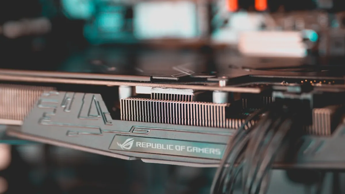 Asus ROG Strix XG27UCG vs Samsung Odyssey OLED G5: 4K oyuncu moni