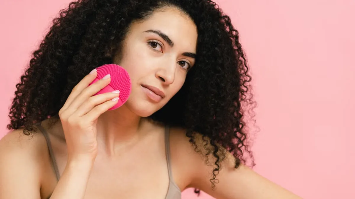 Foreo Luna 4 vs Luna Mini 2: Hangi Yüz Temizleme Cihazı?