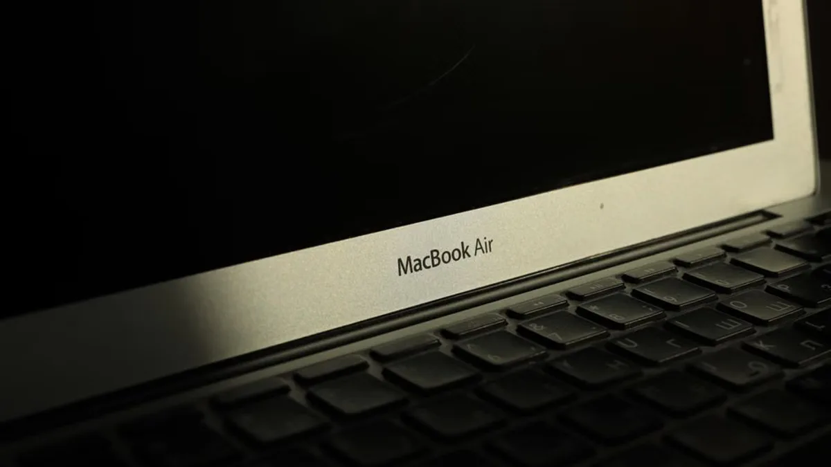 MacBook Air M4 vs MacBook Pro M4: Türkiye fiyat farkı ve hangisi alınır 2026