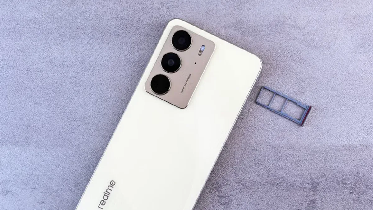 Realme 13 Pro+ vs vivo Y300 Ultra: 2026 Karşılaştırması