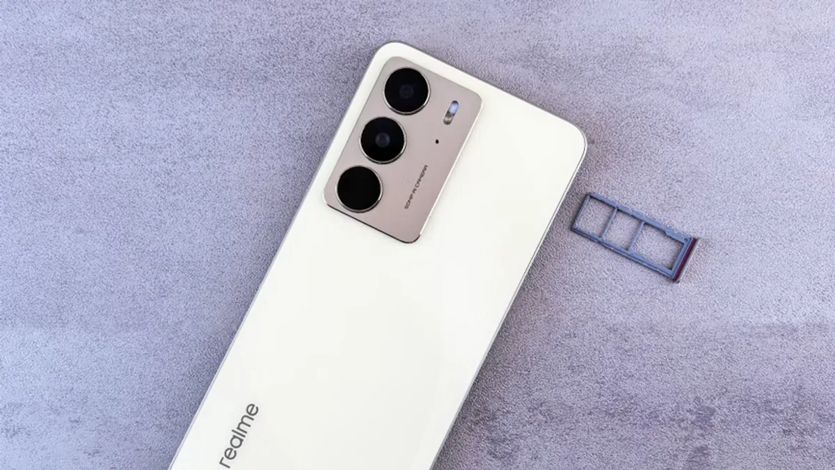 Realme 13 Pro+ vs vivo Y300 Ultra: Türkiye fiyat performans telef