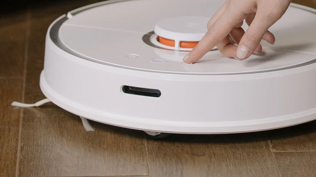 Xiaomi Mi Robot Vacuum S10+ vs Roborock S8+: robot süpürge 2026