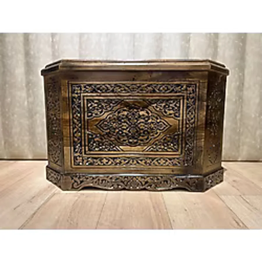 8 Köşeli Maraş 3D Oyma Çeyiz Sandığı-Ceviz - 95 X 50 X 61 - Açık Ceviz