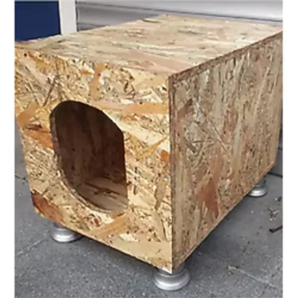 Apak Ahşap Lüx Dış Mekan Plastik Ayaklı Osb Kedi Evi 40 x 35 x 30 CM kahverengi