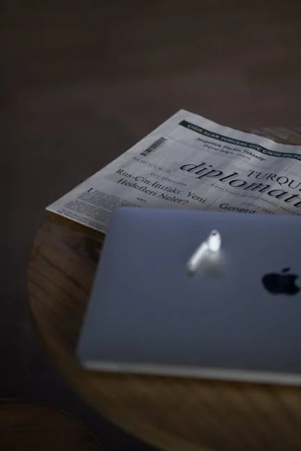 NovStrap Apple MacBook Air 13.6 inç M2 A2681 M3 A3113 M4 A3240 M5 A3449 ile Uyumlu Türkçe Q Şeffaf Klavye Koruyucu Kılıf