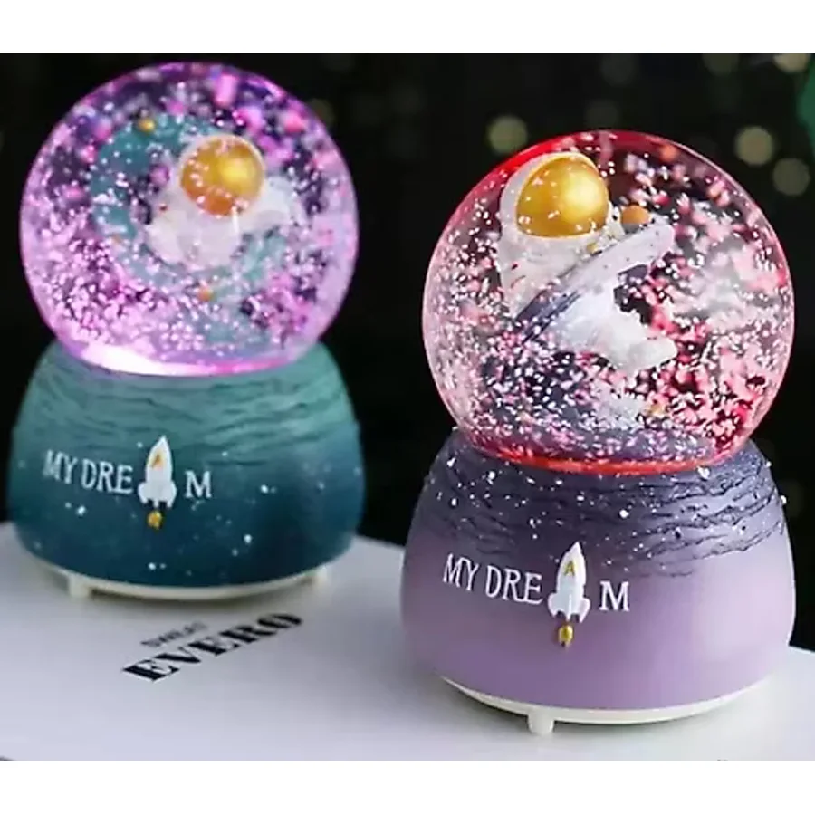 Astronot Kar Kuresı Orta Boy
