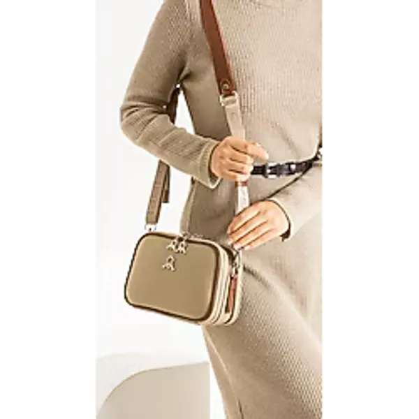 Çapraz Askılı Kadın Omuz Çantası 25x15 Cm Vegan Deri Mega Bag Postacı Çanta Suni Deri