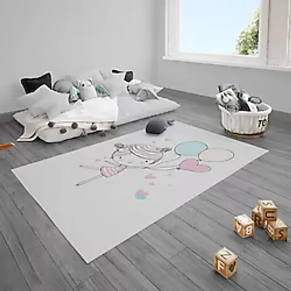 Cici Odam Çocuk Bebek Odası Halısı Elinde Kalp tutan Kız ve Kalpler