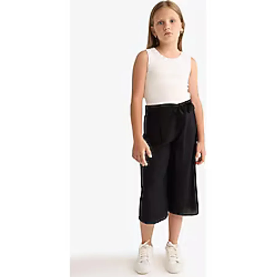 DeFacto Kız Çocuk Culotte Geniş Paça Viskon Kapri T3877A625SMBK27 Siyah