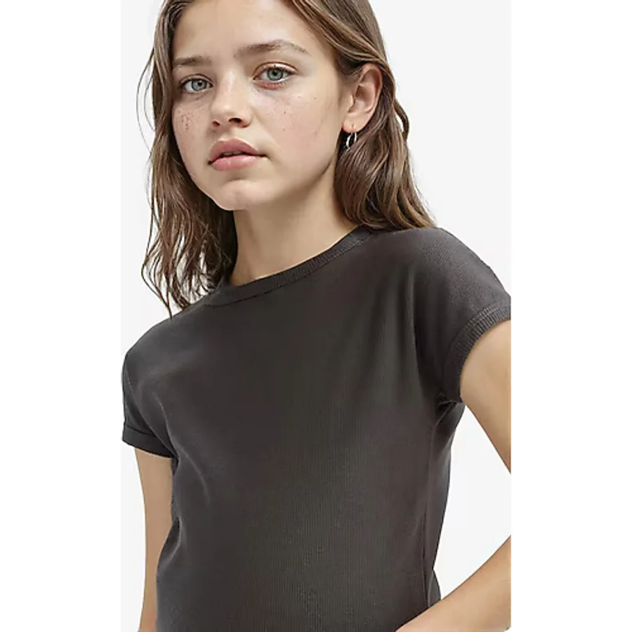 DeFacto Kız Çocuk Slim Fit Dar Kesim Bisiklet Yaka Basic Düz Fitilli Kaşkorse Kısa Kollu Tişört B3053A825SM