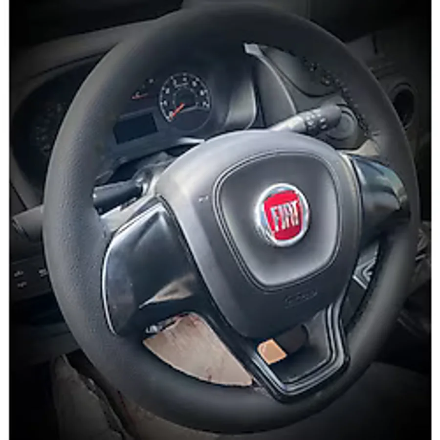 DİKİŞLİ DİREKSİYON KILIFI İTHAL SİYAH DERİ SİYAH DİKİŞLİ FIAT DOBLO İÇİN