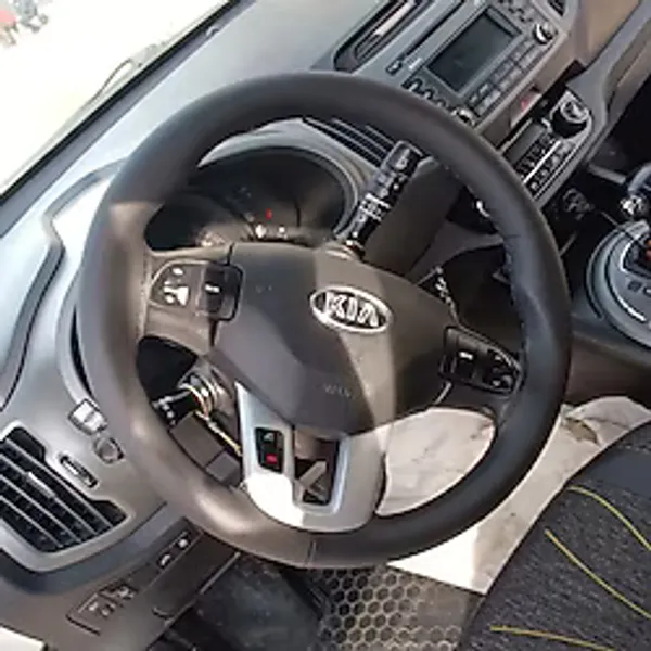 DİKİŞLİ DİREKSİYON KILIFI SİYAH DERİ/DİKİŞLİ KİA SPORTAGE İÇİN