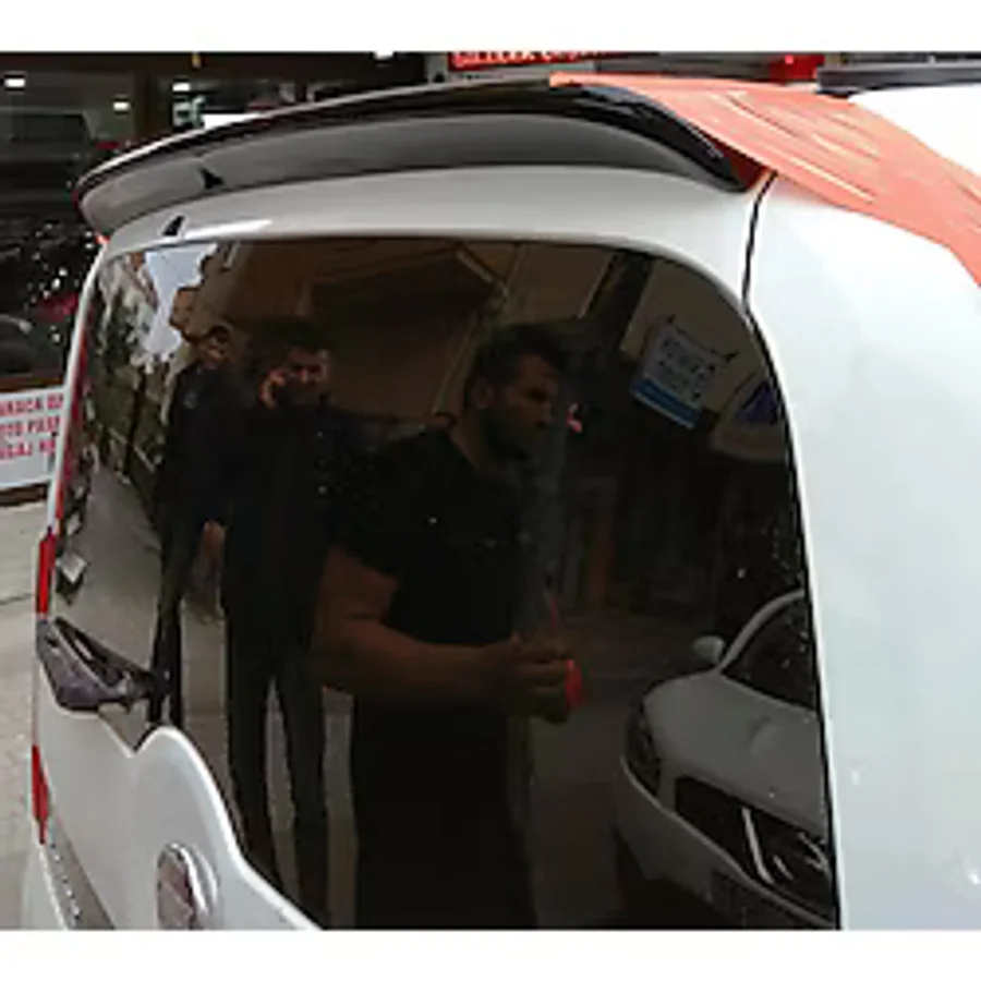 Fiat Fiorino Spoyler piano black boyalı spoiler
