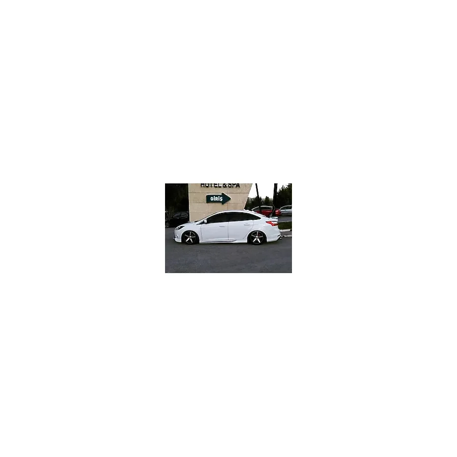 Ford Focus 3-3.5 Yan Marşpiyel Takım Boyasız