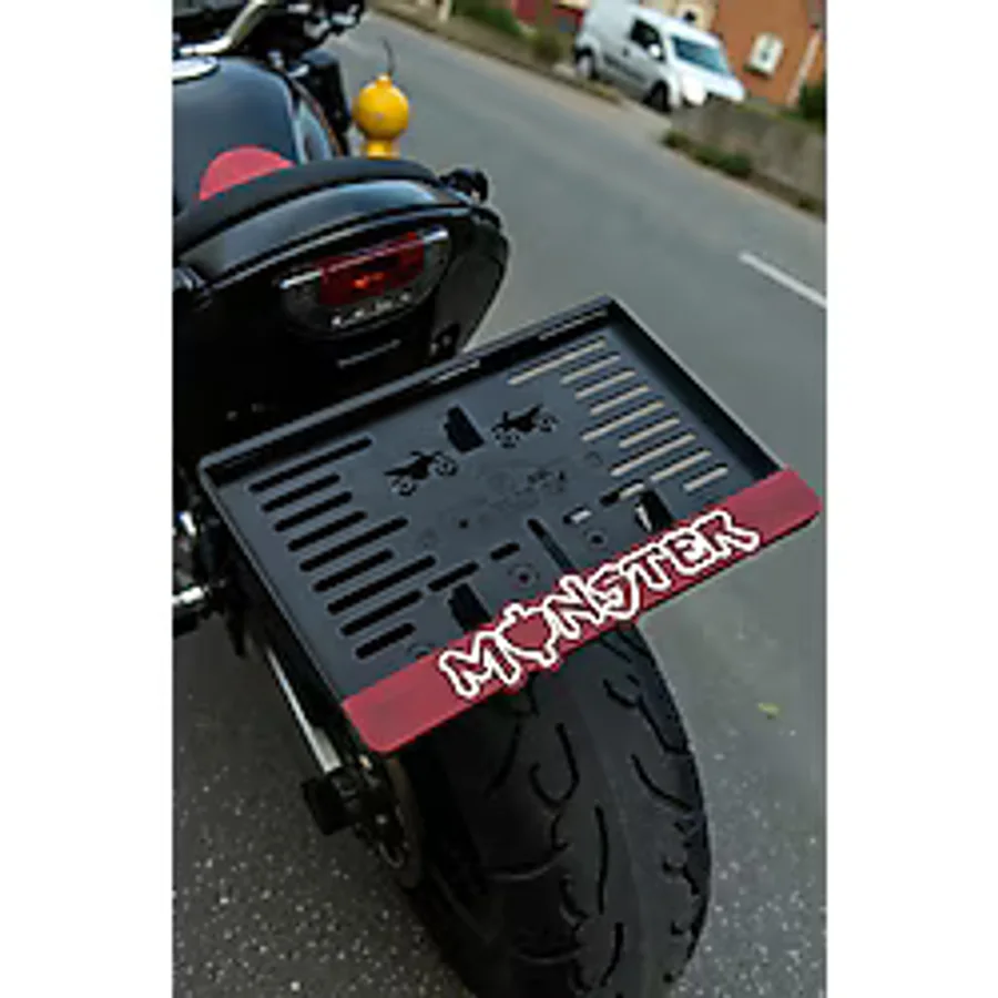 HMNL Motorsiklet MONSTER Plakalık KIRMIZI KROM KABARTMALI KROM YAZI 1 ADET Motor Plakası