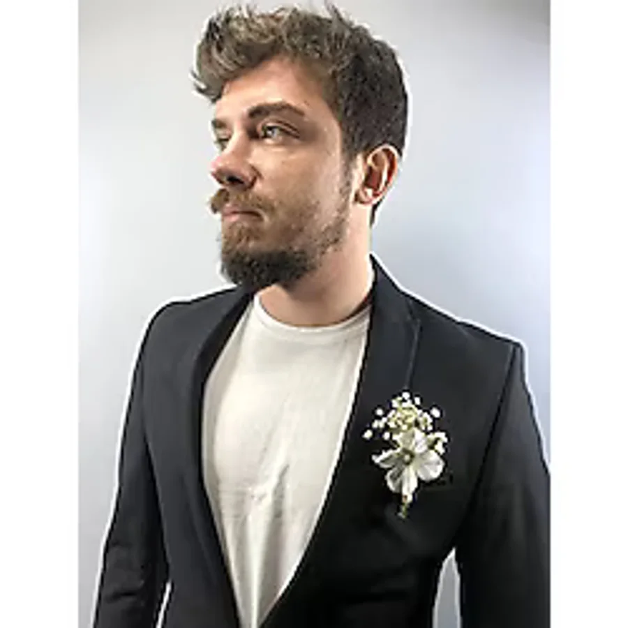 Hobigram Beyaz Çiçekli Krem Cipsolu Damat Yaka Çiçeği 5 Adet