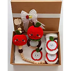 Hoşgeldin Bebek, Unisex, Yenidoğan Bebek, Elma Amigurumi İsimli Emzik Askısı Hediye Seti