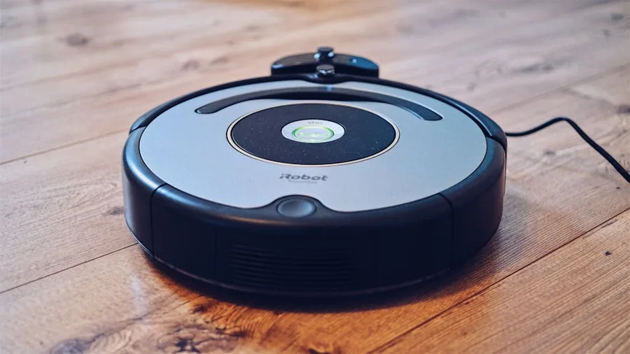 iRobot Roomba Combo Essential Robot Süpürge Ve Paspas (Siyah)