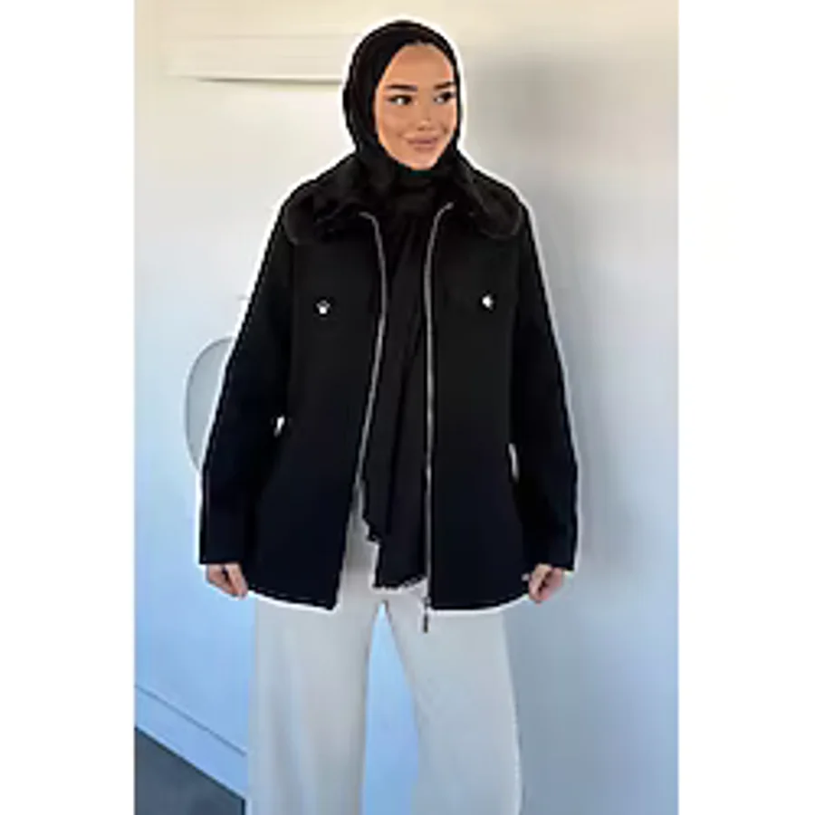 Julude Yaka Peluşlu Taş Işlemeli Tesettür Kaban P-00020117 - Siyah - 40