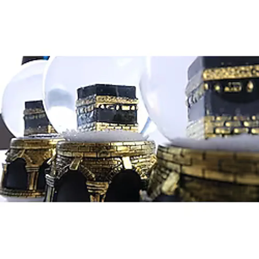 Kabe Maketi Kar Küresi, Lebbeyk Sesli, Pilli Çalışır, Hac Umre Hediyesi, Siyah Altın Detaylı