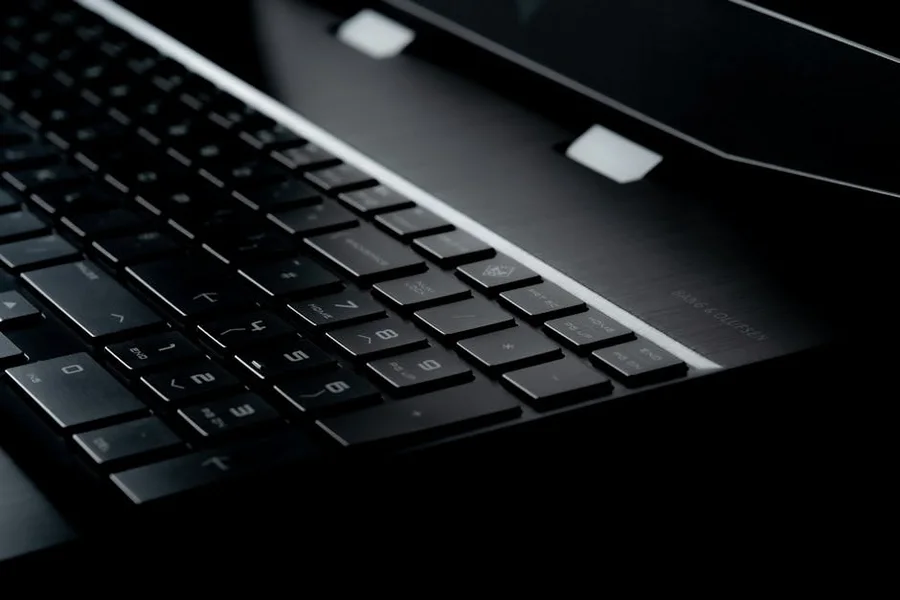 HP Omen 16-AP0002NT C52QZEA Ryzen AI 9-365 32 GB 1 TB SSD 8 GB RTX5070 16" Free Dos Dizüstü Bilgisayar görsel 2