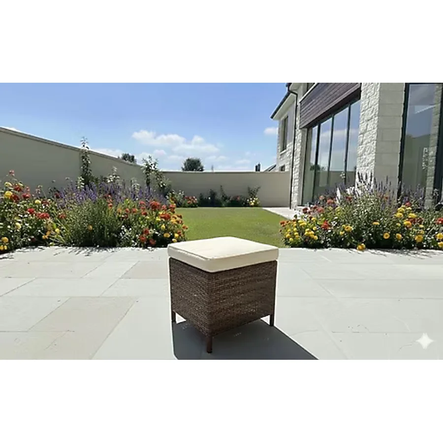 LİV Concept Bahçe Ve Balkon İçin Minderli Hasır Görünümlü Rattan Puf - Kahverengi