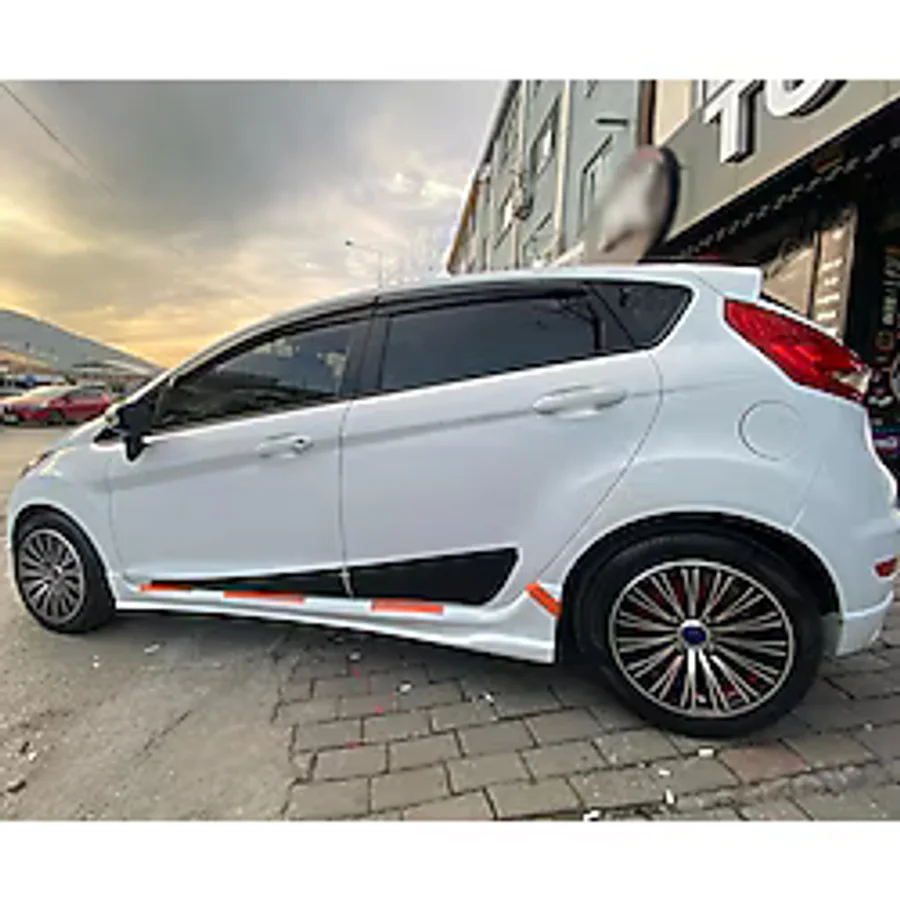 md tuninggaraj Ford Fiesta 2009-2017 UyumluBoyasız Plastik Custom Marşpiyel Takımı