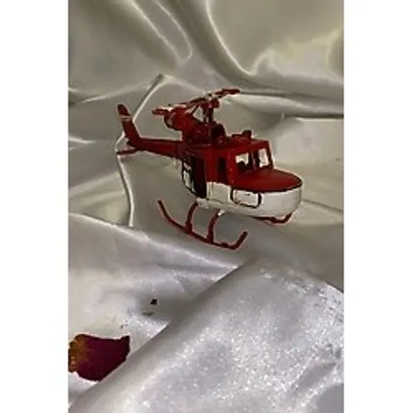 Metal Helikopter Dekoratif Maket El Yapımı Oyuncak Kırmızı Beyaz