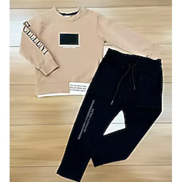Murat Baby Erkek Çoçuk Ikili Takım. Sweatshirt ve Siyah Kot Pantolon - Kahverengi - 5 Yaş