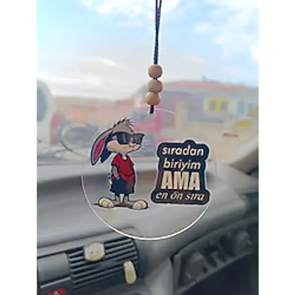 NED MDF LAZER DEKARASYON Sırdan Biriyim Ama En Ön Sıra Yazılı Dikiz Aynası Süsü Araba Süsü Hediyelik Eşya