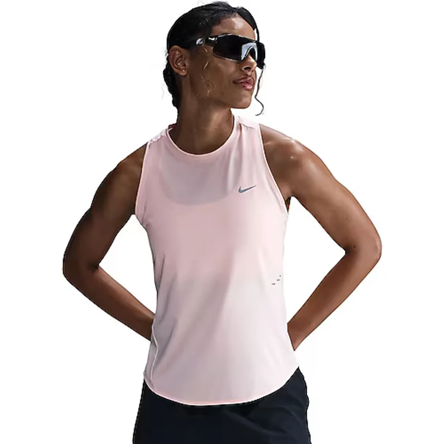 Nike Swift Dri-Fit HQ0620 Kadın Sporcu Atleti
