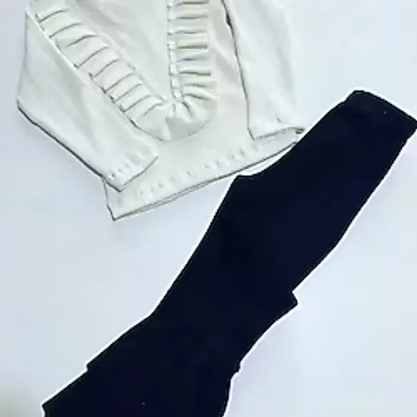 Özge Başaran Kız Çocuk Siyah Krem Ispanyol Paça Tayt ve Önü Fırfırlı Body Takımı - 7 Yaş - Beyaz - Krem - Siyah