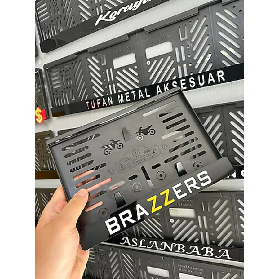 RELAX GARAGE Brazzer Motor Pleksi? Plakalik