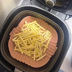 Renkli Isıya Dayanıklı Yıkanılabilir Silikon Fırın Ve Airfryer Kare Model Pişirme Matı 20 C