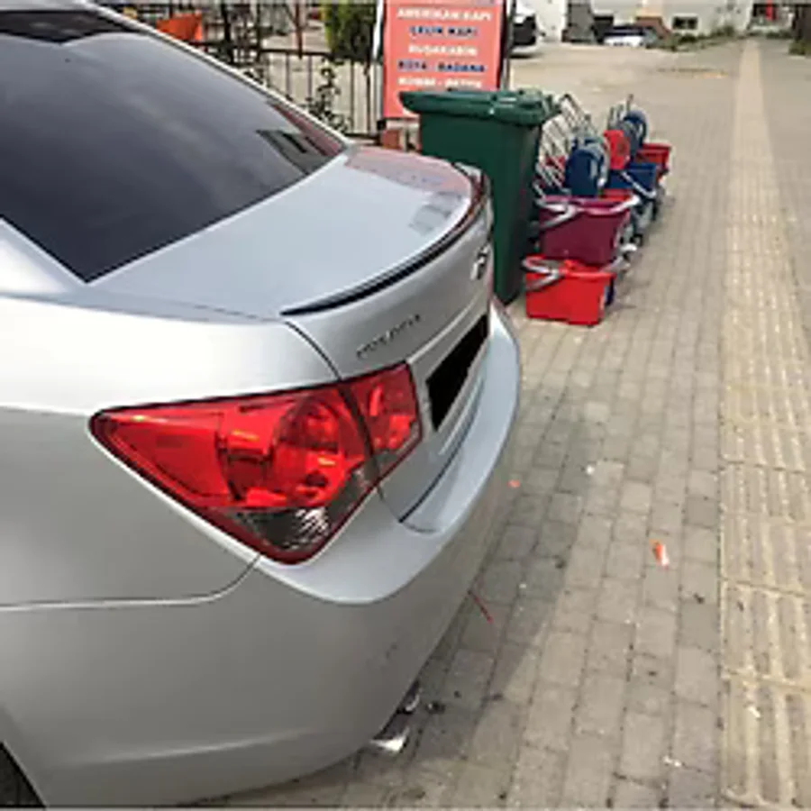 RüzgarGülü Chevrolet Cruze Uyumlu Spoiler Parlak Siyah Bagaj Üstü Çıta
