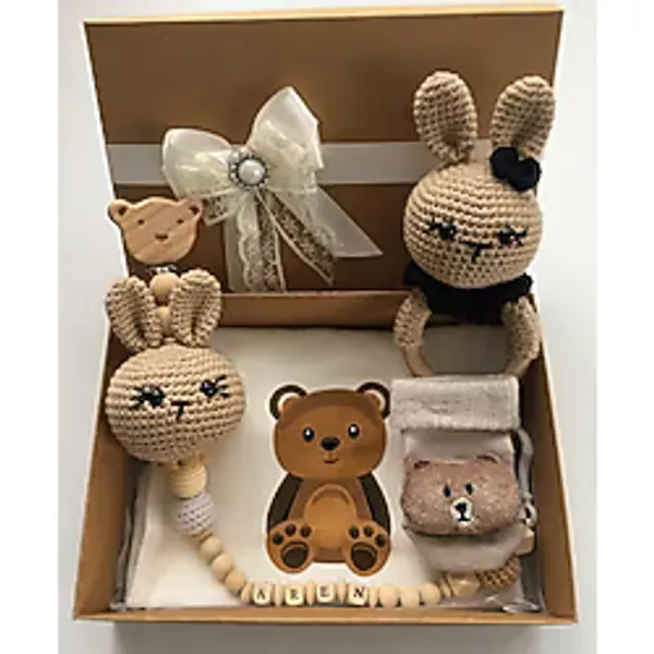 Style Baby Amazing Hoşgeldin Bebek, Unisex, Yenidoğan Bebek Amigurumi Isimli Emzik Askısı Hediye Seti