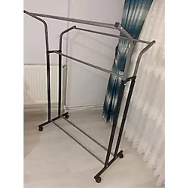 Teknor V Ayarlı Paslanmaz Metal Konfeksiyon Elbise Askılık Tekerlekli Portatif Eşek Vitrin Raf
