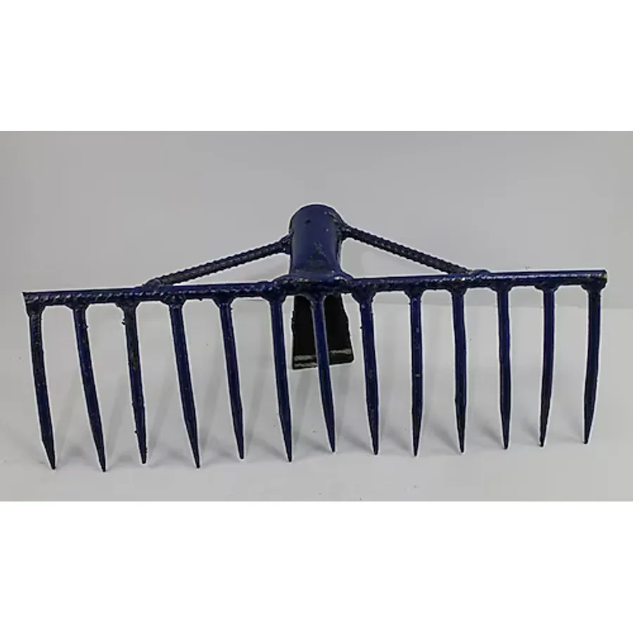 Uçan Metal El Yapımı 40cm Tırmık