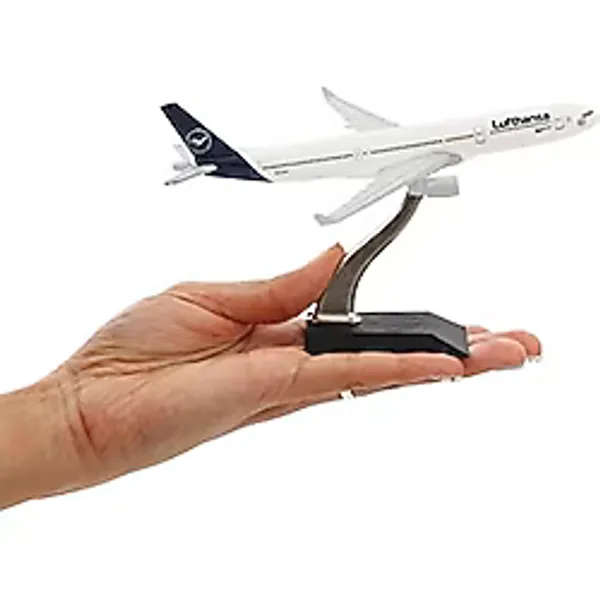 zekupp - Maket Uçak - Airbus A330-300 1/400 Metal Gövde - Lufthansa Tasarım Model Uçak